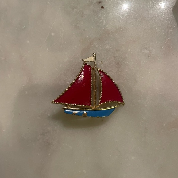 Vintage Ceramic Gold Sailboat - Picture 3 of 4